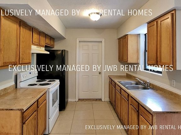 3rd image of 3242 W Dalehurst Dr