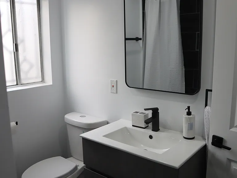 1311 E 118th St #2 — Photo 10
