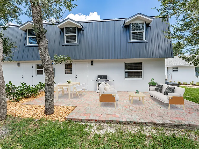 549 Royal Palm Blvd — Photo 13