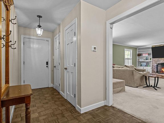 2nd image of 209 W Dogwood Dr
