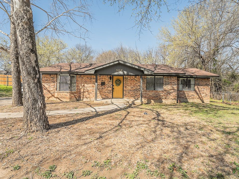 1st image of 302 W Hale Ave