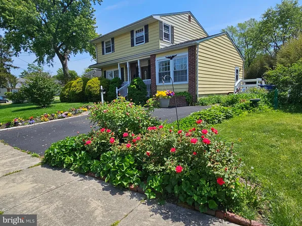 306 Ithaca Ave, Delran, NJ 08075