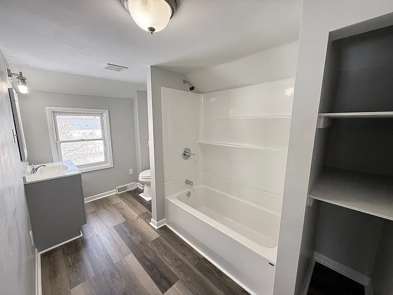 2321 W Main St — Photo 23