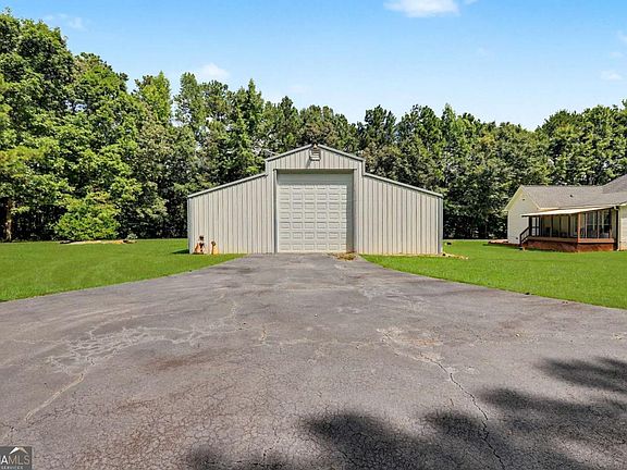 5th image of 644 S Mount Carmel Rd