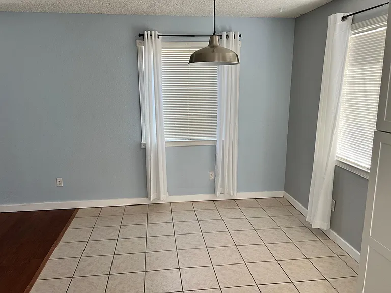 5554 Cypress St — Photo 7