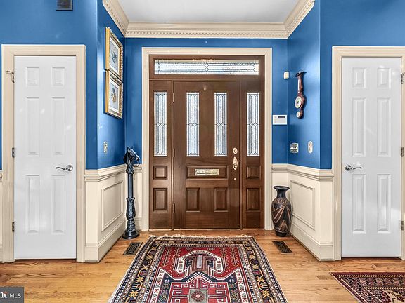 2nd image of 4514 Den Haag Rd