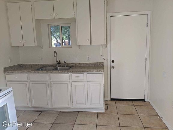 5th image of 414 W 9th St #21245090-0