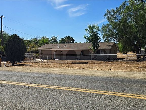 3rd image of 22401 Ellis Ave