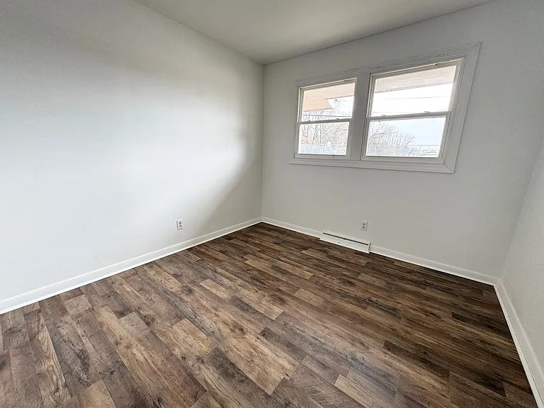 334 King St — Photo 4