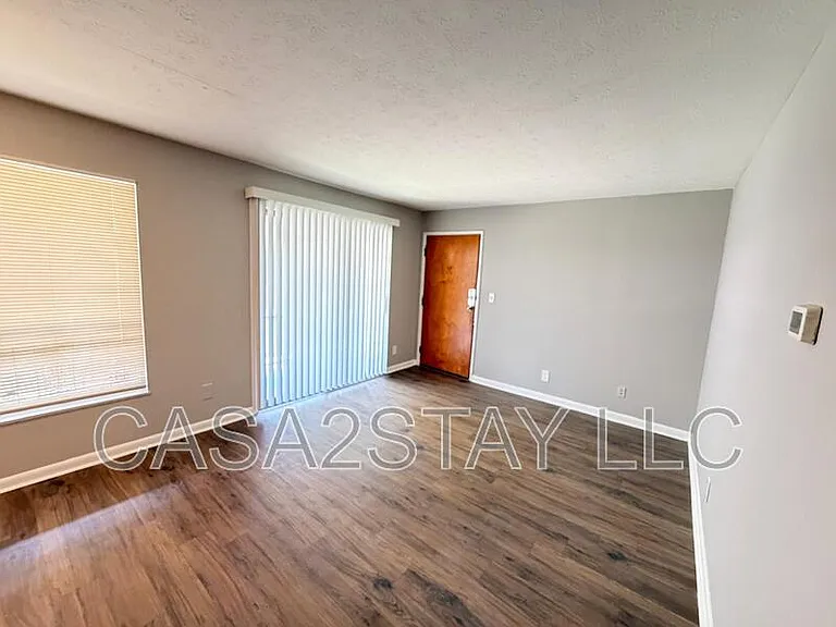 5105 Malibu Ct #7 — Photo 4