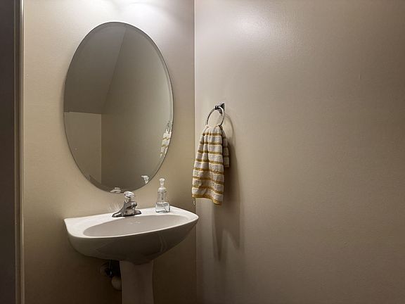 5th image of 105 4th Ave APT 110