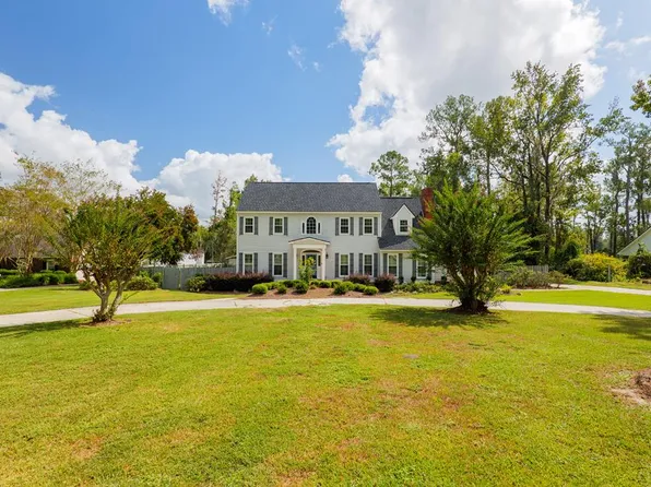 1156 N Lakeshore Dr, Valdosta, GA 31605