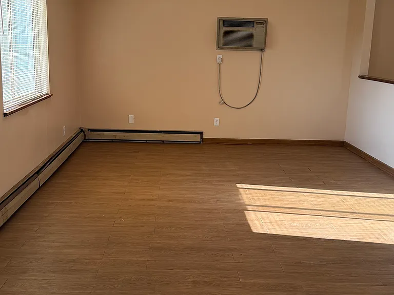 467 Stratford Way #3 — Photo 6