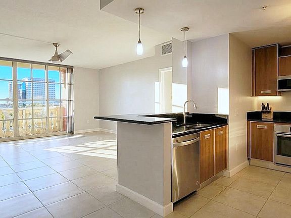 4th image of 410 Evernia Street #519