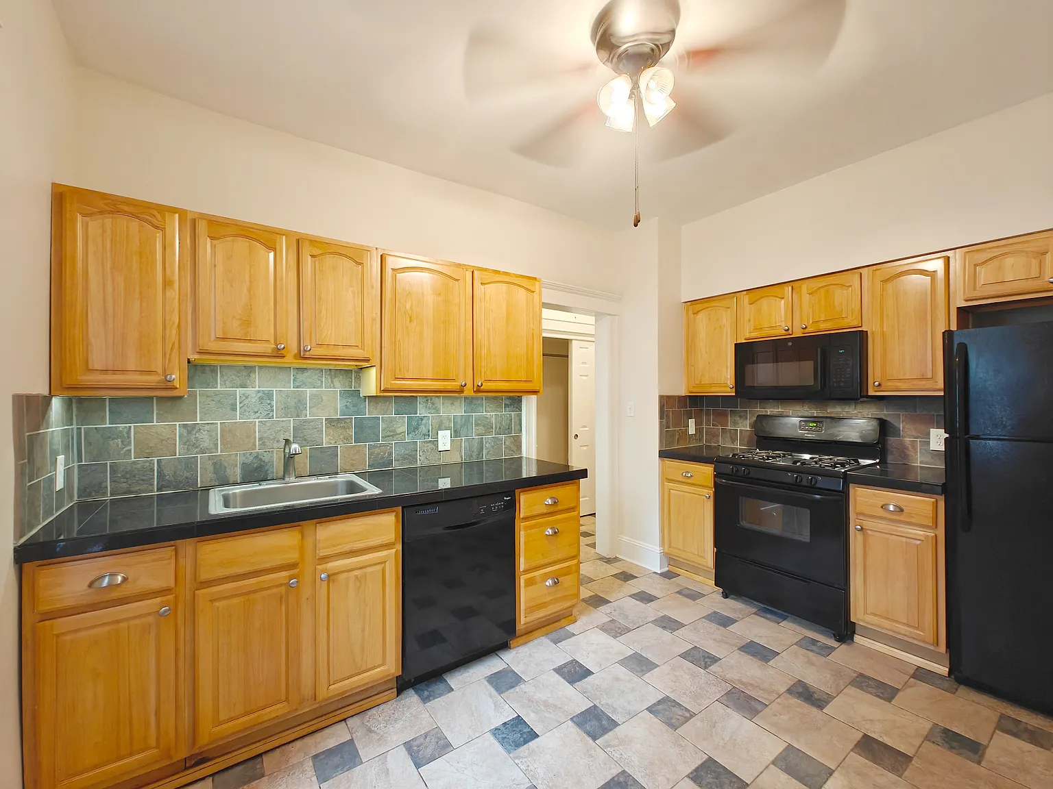 2 bed, 1000 sqft, $2,500 — Photo 1