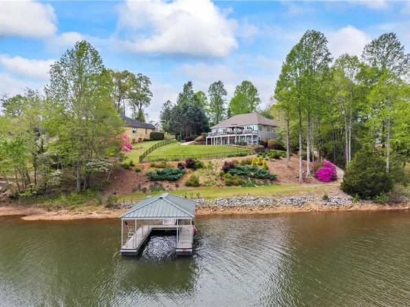 307 Stardust Ln, Seneca, SC 29672