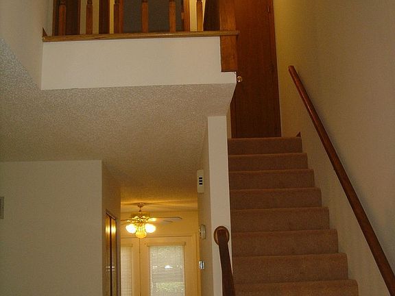 2-story entry foyer