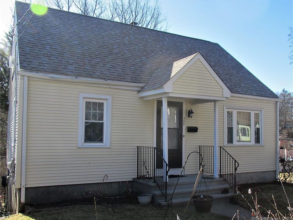 2nd image of 302 Edgewood Ave