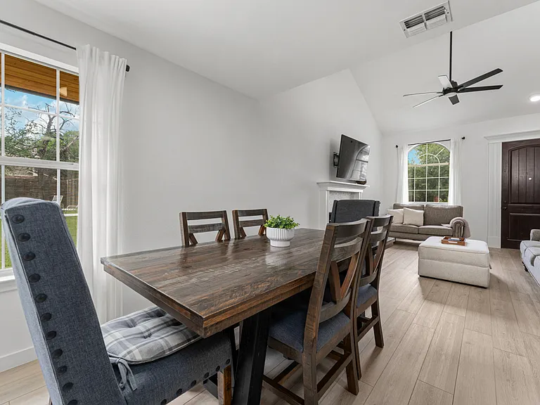 1409 Lantern Light Dr — Photo 5