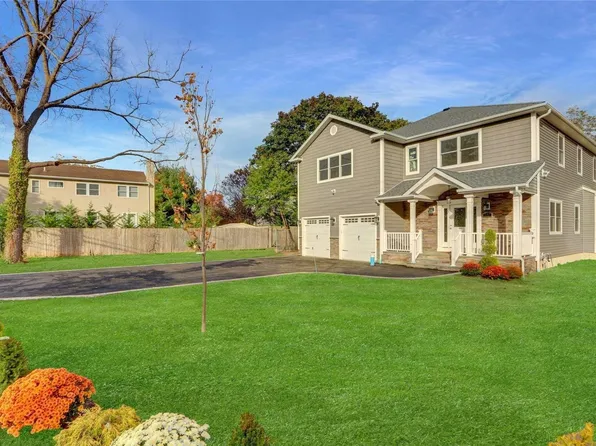 243 Commack Road, Islip, NY 11751