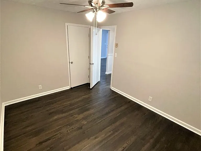 Martha Ln - 408 — Photo 9