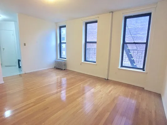 Rented by Sovereign Associates | media 14