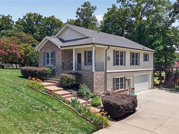 2nd image of 1411 Emerywood Dr