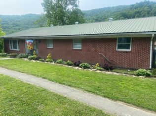 14884 S Us Highway 421, Cranks, KY 40820