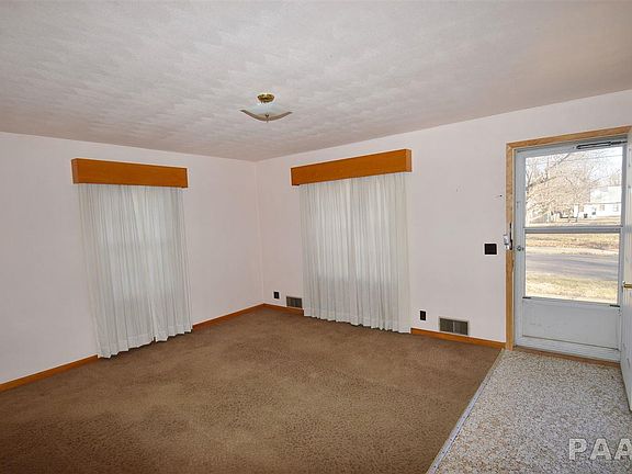 5th image of 1719 S Arago St