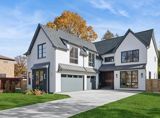 377 S Prairie Ave, Elmhurst, IL 60126