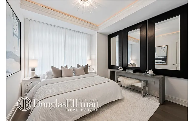 Sold by Douglas Elliman | media 21