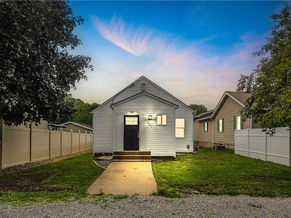 403 Golf Ave, Ellwood City, PA 16117