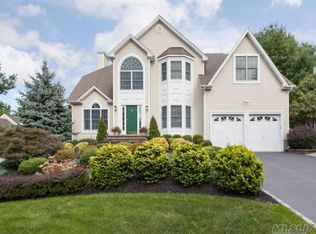 9 Tony Dr, Kings Park, NY 11754
