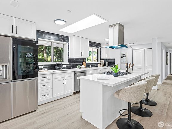 3rd image of 8419 109th Street SW