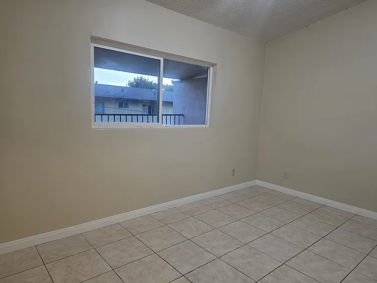 2642 Maxon Rd #6 — Photo 10
