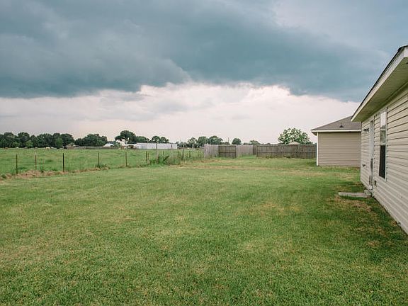 3rd image of 212 Coles Creek Dr