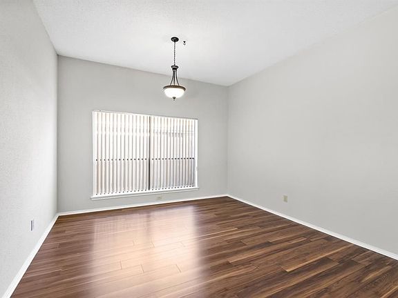 4th image of 1014 Saint John Dr