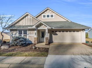 101 Snowy Egret Way, Hendersonville, NC 28792