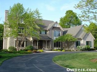 19075 Alta Vista Dr, Brookfield, WI 53045