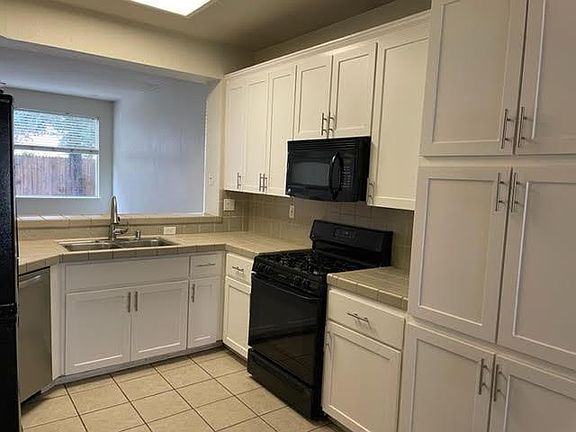 5th image of 1419 Kerslake Cir