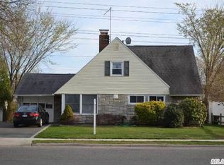 36 Meridian Rd, Levittown, NY 11756