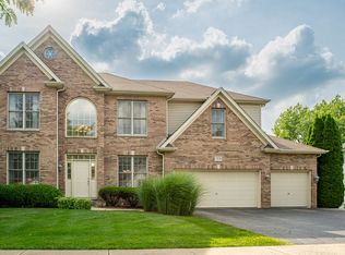 73 Johnson Woods Dr, Batavia, IL