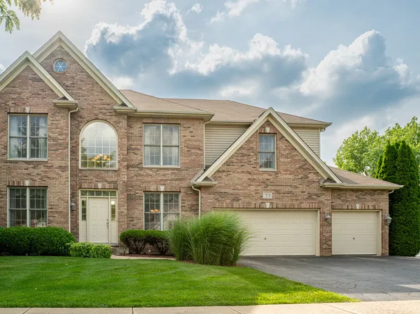 73 Johnson Woods Dr, Batavia, IL 60510