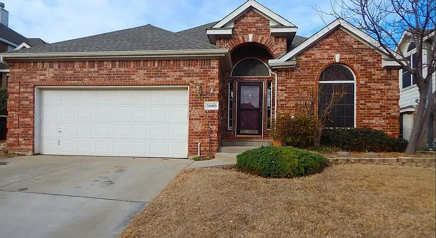 3 bed, 1812 sqft, $2,100 — Photo 1