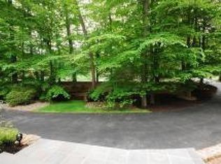 8 Stoningham Dr, Warren, NJ 07059