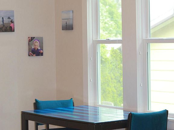 Dining room adjacent to kitchen