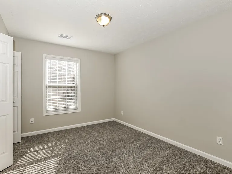416 Heathcliff Ct — Photo 14