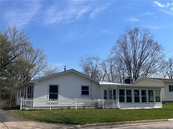 727 Circle Hill Rd SE, North Canton, OH 44720