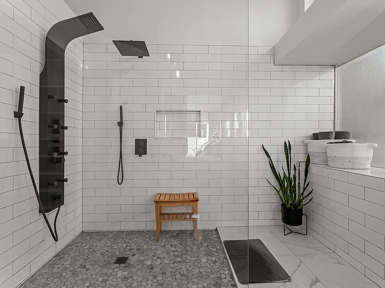 3001 E Redwood Ln — Photo 7
