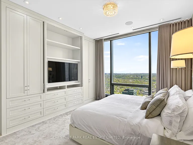 50 Yorkville Ave #4702 — Photo 23